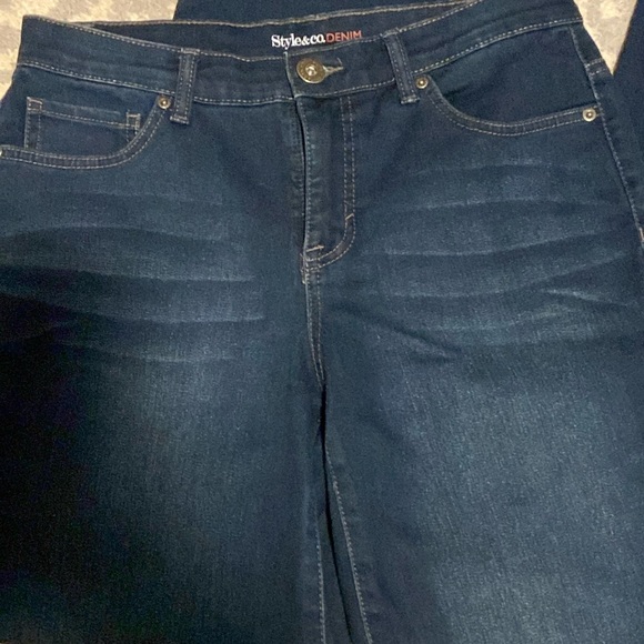 Women’s Stretch Style & co Jeans Size 4 Dark blue - Picture 2 of 7